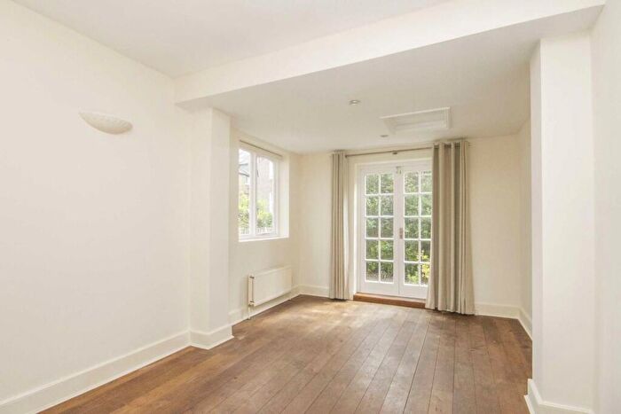2 Bedroom Flat To Rent In Eckstein Road, Battersea, SW11
