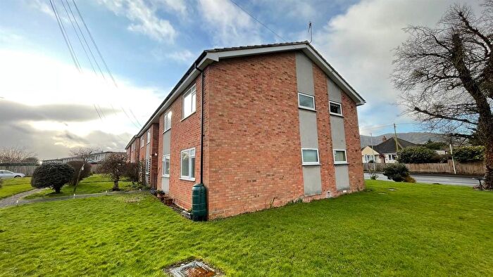 2 Bedroom Flat To Rent In Haynes Court, Lower Howsell Road, Malvern, Worcestershire, WR14