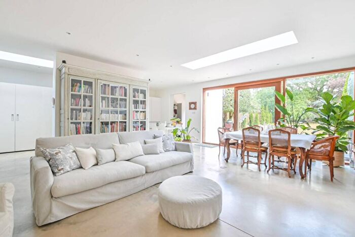 4 Bedroom Semi-Detached House For Sale In Mount Pleasant Road, Queen's Park, London, NW10