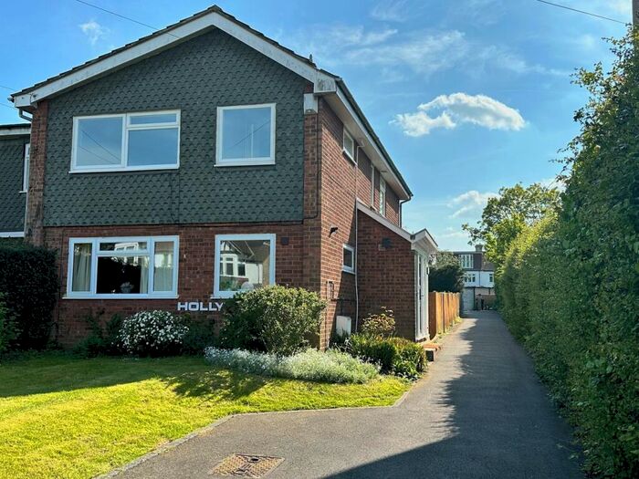 2 Bedroom Maisonette To Rent In Hawes Lane, West Wickham, BR4