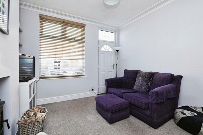 2 Bedroom Terraced House For Sale In Aisthorpe Road, Woodseats, Sheffield, S8