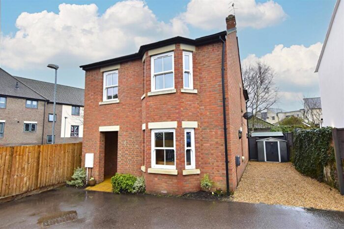 5 Bedroom Detached House For Sale In Eddy Street, Berkhamsted, HP4