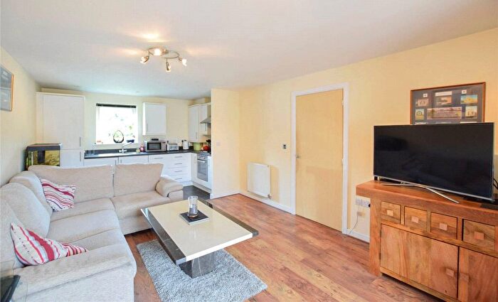 1 Bedroom Flat For Sale In Hampden Crescent, Bracknell, Berkshire, RG12