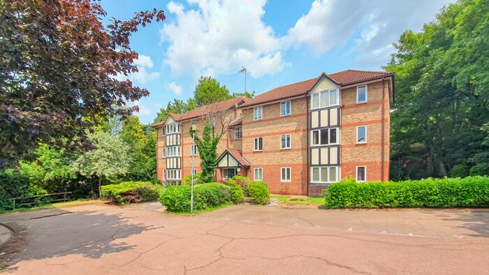 2 Bedroom Apartment To Rent In Deer Close, Hertford, SG13