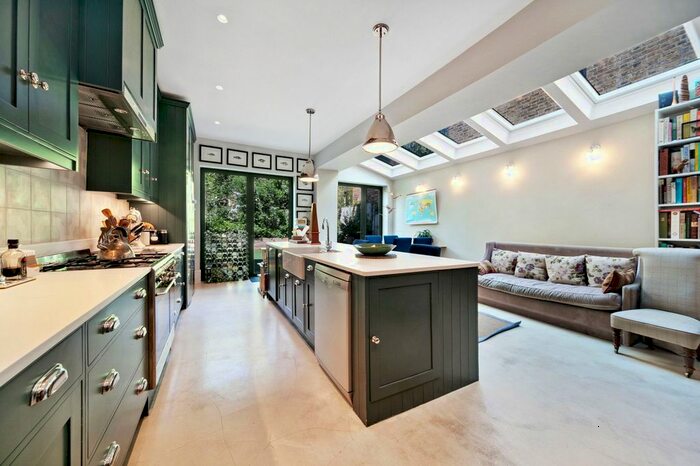 5 Bedroom Semi-Detached House To Rent In Julian Avenue, London, W3