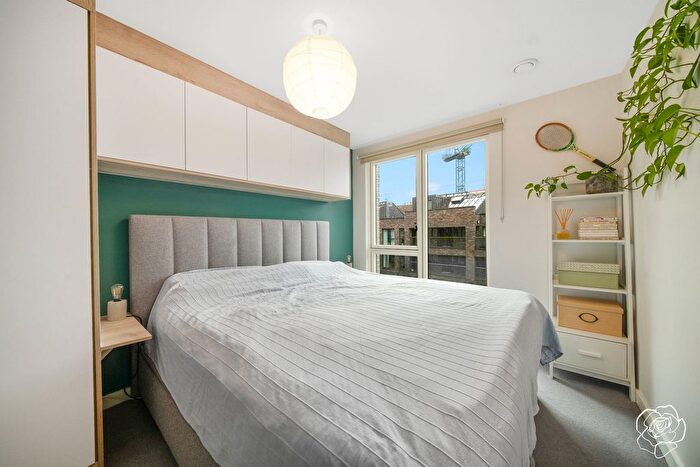 1 Bedroom Flat For Sale In Pavilions Court, Cooks Road, Stratford, E15