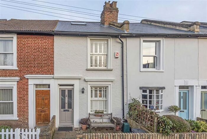 3 Bedroom Property To Rent In Railway Road, Teddington, TW11