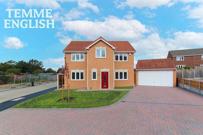 4 Bedroom Detached House For Sale In Creeksea Crescent, Wickford, SS12
