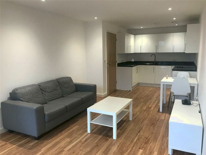 2 Bedroom Flat To Rent In The Exchange, Elmira Way, Salford Quays, Salford, Greater Manchester, M5