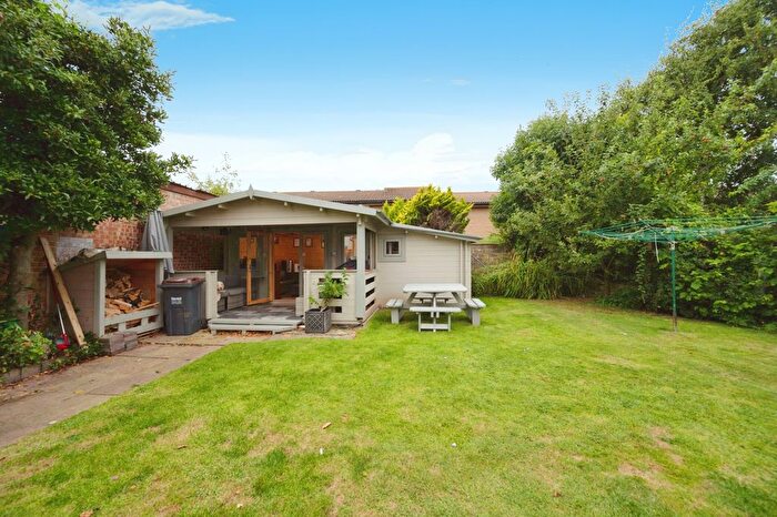 3 Bedroom Detached House For Sale In Magdala Road, Hayling Island, Hampshire, PO11