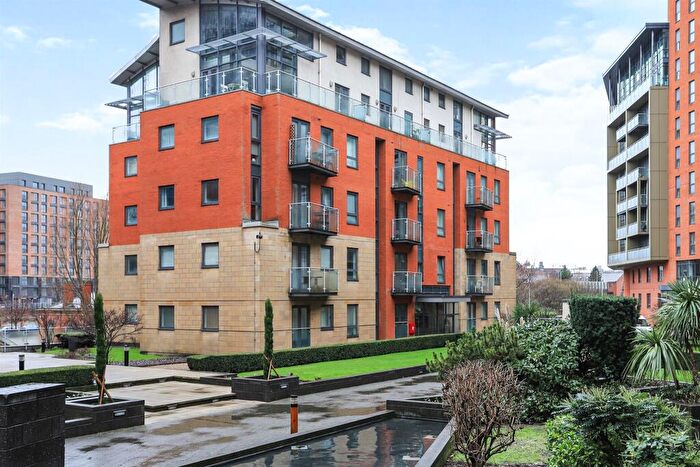 1 Bedroom Apartment For Sale In Gotts Road, Leeds, LS12