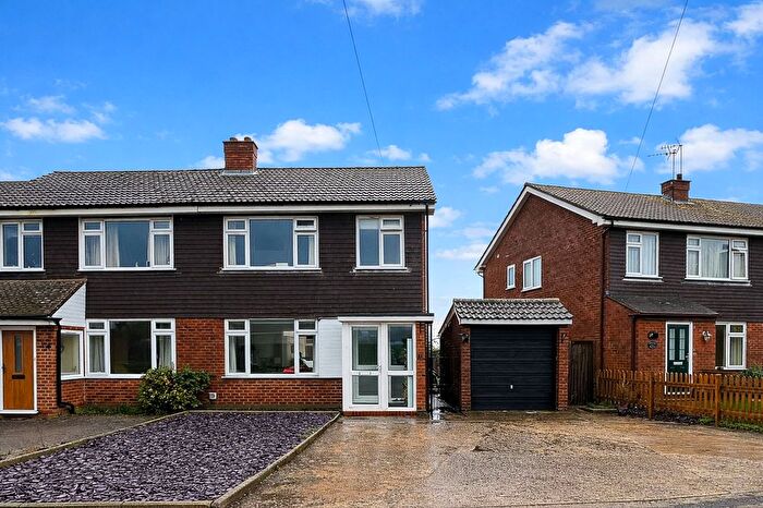 3 Bedroom Semi-Detached House For Sale In Dunsmore Ride, Princes Risborough, HP27