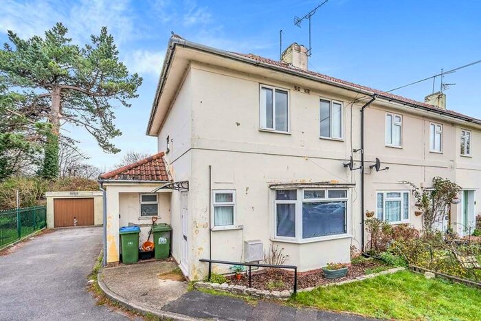 1 Bedroom Flat To Rent In Monks Way, Southampton, Hampshire, SO18