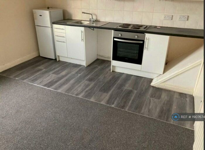 2 Bedroom Flat To Rent In Alexandra Road, Grimsby, DN31