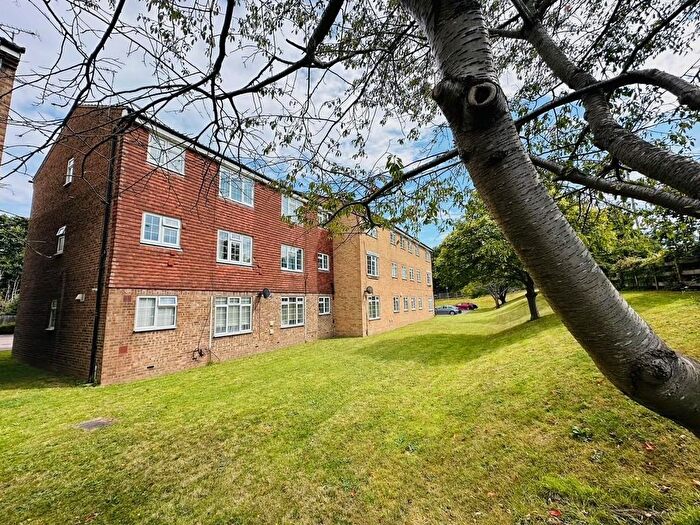 1 Bedroom Flat For Sale In Mayford Close, Beckenham, BR3