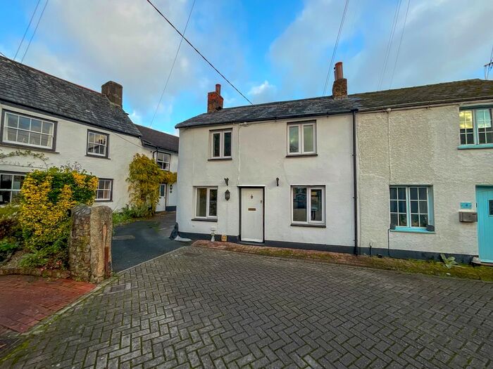 2 Bedroom End Of Terrace House To Rent In Corner Gardens, Stratton, Bude, EX23