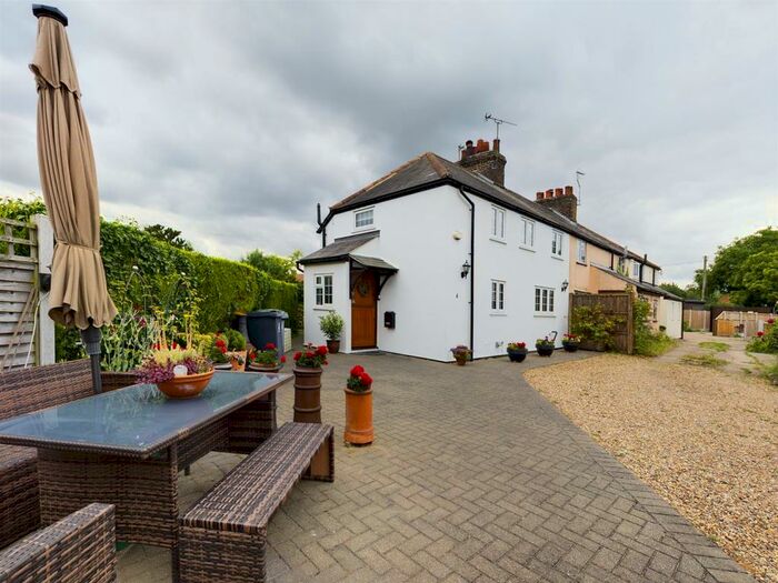 3 Bedroom House For Sale In China Lane, Bulphan, Upminster, RM14