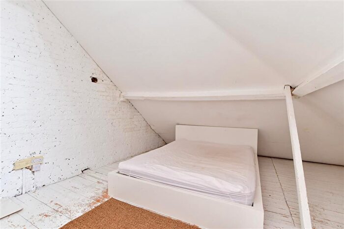 1 Bedroom Flat For Sale In Millers Road, Brighton, East Sussex, BN1