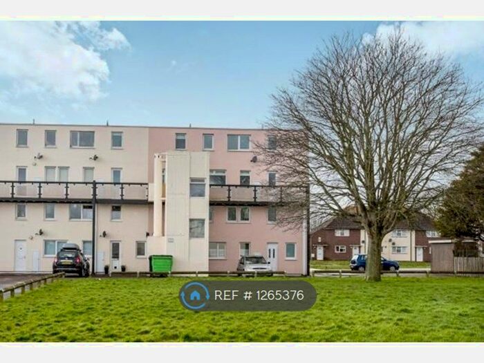 2 Bedroom Maisonette To Rent In Williams Close, Gosport PO13