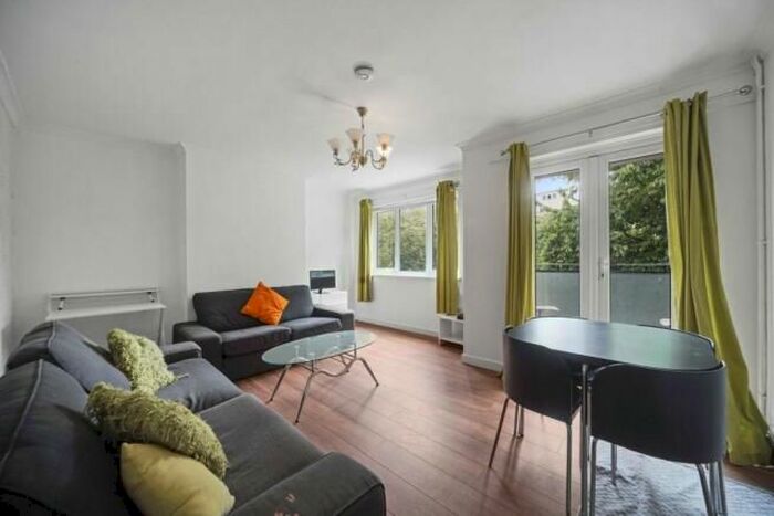 3 Bedroom Flat To Rent In Shaftesbury Court, Shaftesbury Street, Old Street, N1