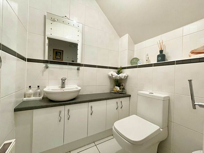 5 Bedroom Detached House For Sale In Perivale, Monkston Park, Milton Keynes, MK10