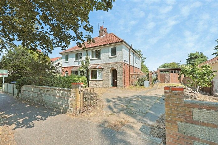 3 Bedroom Semi-Detached House For Sale In Earlham Green Lane, Norwich, NR5