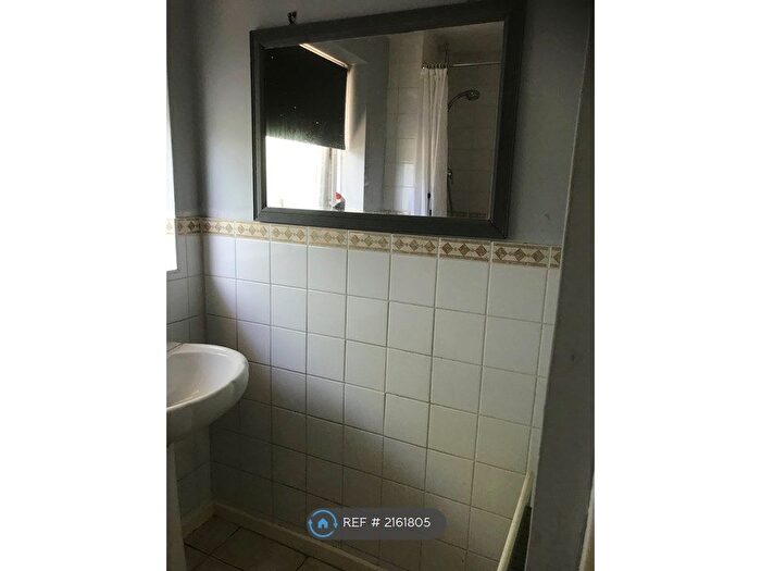 2 Bedroom Flat To Rent In Britten Road, Basingstoke, RG22