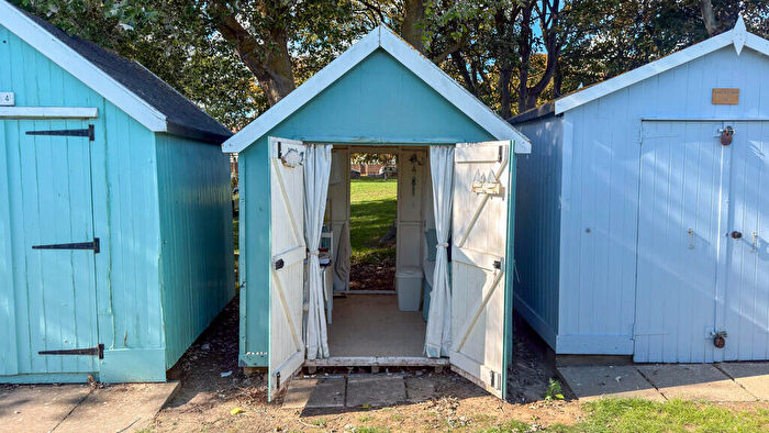 Chalet For Sale In Beach Hut, IP11