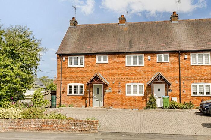 3 Bedroom End Of Terrace House For Sale In High Street North, Stewkley, Leighton Buzzard, LU7