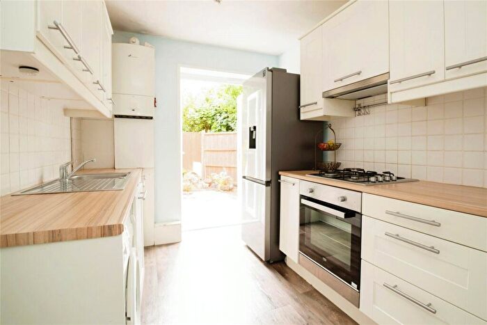 2 Bedroom Maisonette For Sale In Gwynant Crescent, Cyncoed, Cardiff, CF23