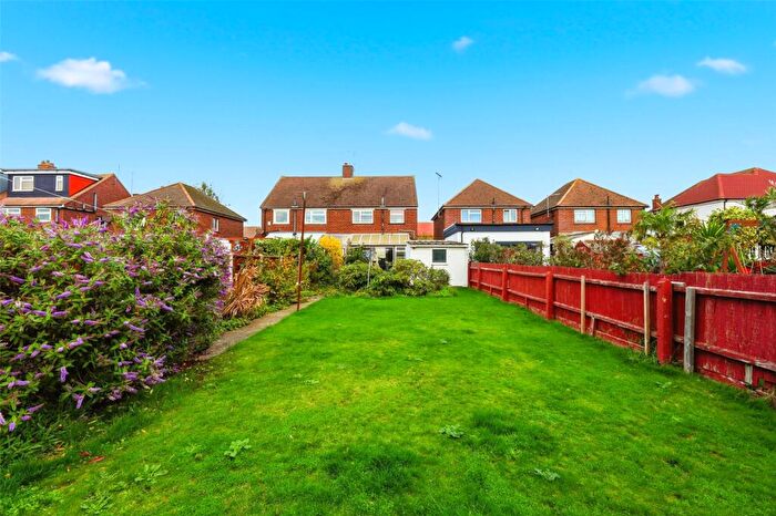 3 Bedroom Semi Detached House For Sale In High Street, Great Wakering, Essex, SS3