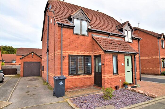 2 Bedroom Semi-Detached House To Rent In Dean Close, Rossington, Doncaster, DN11