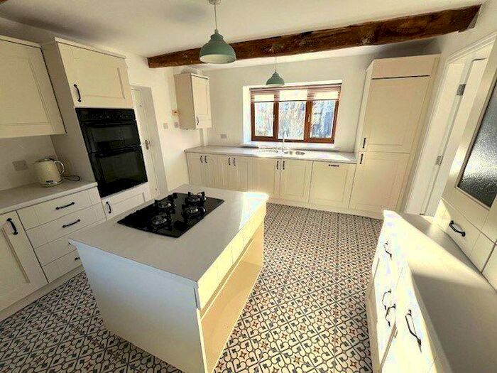 3 Bedroom Farmhouse To Rent In Thorntrees Avenue, Lea, Preston, PR2