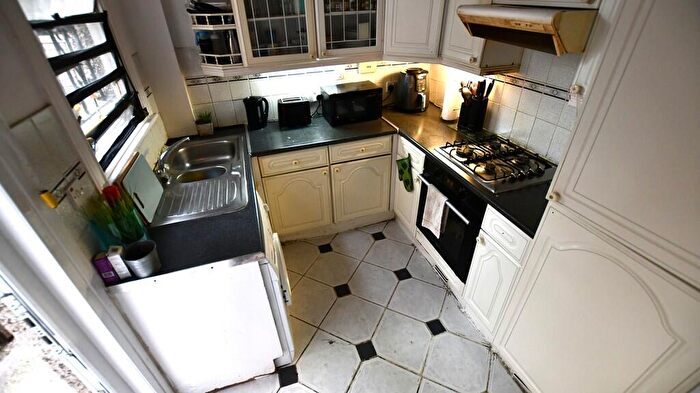 2 Bedroom Terraced House For Sale In Cherry Orchard Road, Croydon, CR0