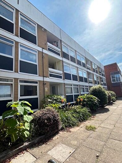 2 Bedroom Flat To Rent In Bugle Street, Southampton, SO14