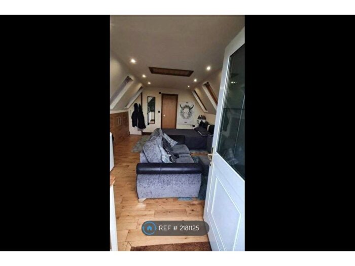 Studio To Rent In Layham Road, Layham, Ipswich, IP7