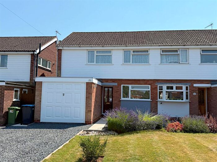 3 Bedroom Semi Detached House For Sale In Slingates Road, Stratford-Upon-Avon, CV37