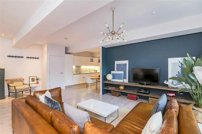 2 Bedroom Flat To Rent In Marshall Street, London, W1F
