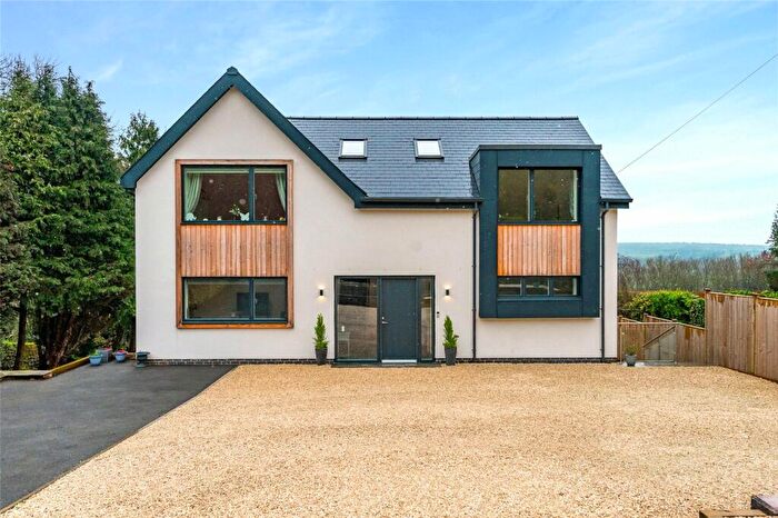 4 Bedroom Detached House For Sale In Meadow Bank, Leeds Road, Otley, West Yorkshire, LS21