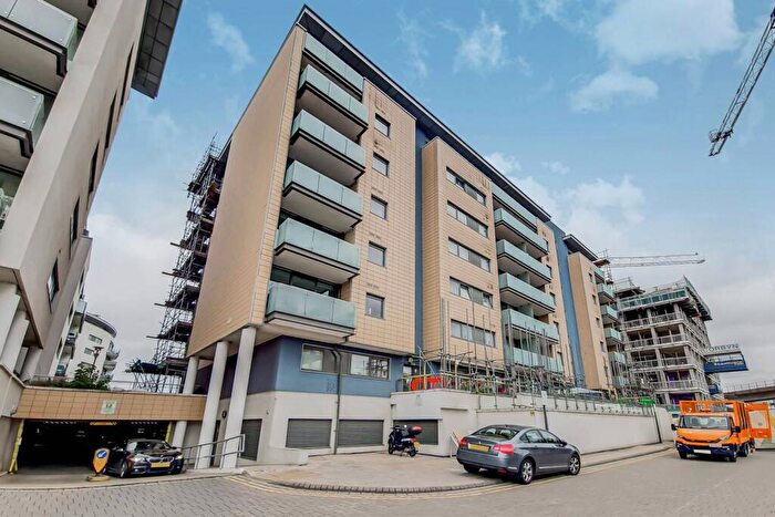 1 Bedroom Flat To Rent In Windward Court, Royal Docks, London, E16