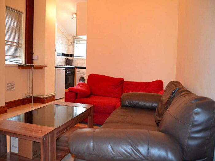 1 Bedroom Flat To Rent In Claude Road, Roath, Cardiff, CF24
