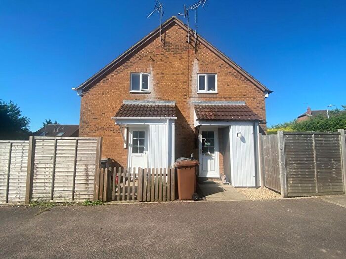 1 Bedroom Terraced House To Rent In Montfitchet Walk, Stevenage, SG2