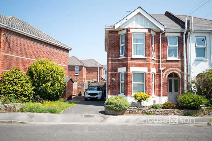 1 Bedroom Apartment To Rent In Limited Road, Moordown, BH9