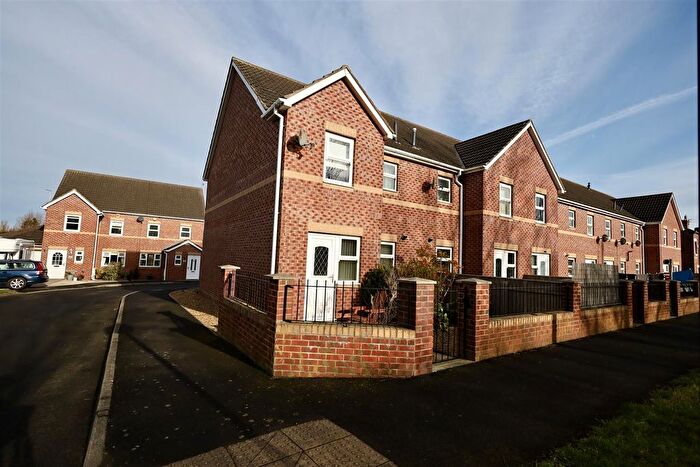 3 Bedroom End Of Terrace House To Rent In Big Waters Close, Brunswick Village, Newcastle Upon Tyne, NE13