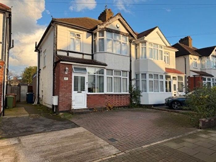 3 Bedroom Semi Detached House To Rent In Wealdstone, Middlesex, Harrow, HA3