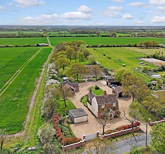 3 Bedroom Detached House For Sale In Lark Hill Road, Canewdon, Essex, SS4