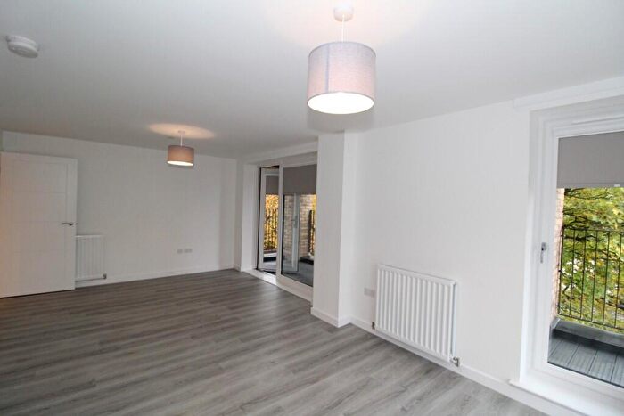 2 Bedroom Apartment To Rent In Grange Road, Glasgow, G42