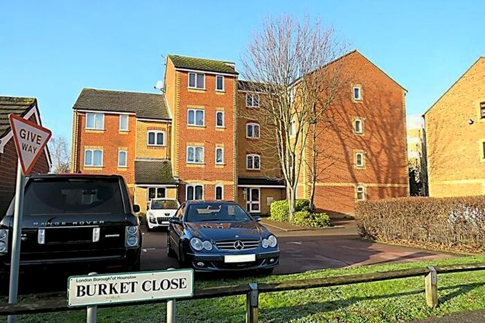 1 Bedroom Flat To Rent In Burket Close, Southall, UB2