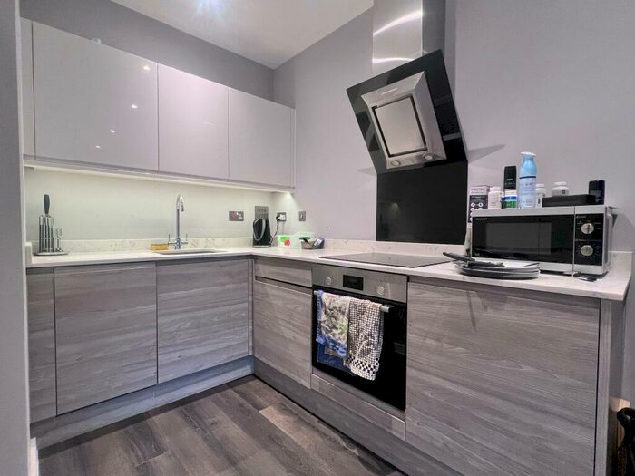 1 Bedroom Apartment To Rent In Clifton House, Bracknell, RG12