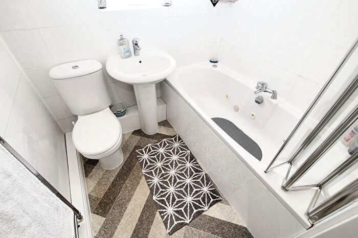 2 Bedroom Semi-Detached House For Sale In Beechwood Avenue, Littleborough, OL15